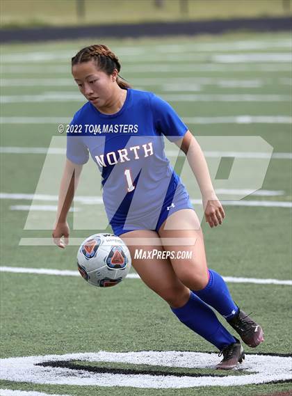 Thumbnail 3 in Butler vs. North Mecklenburg photogallery.