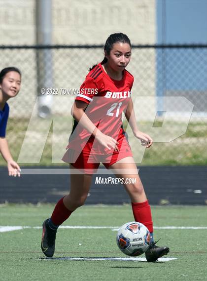 Thumbnail 2 in Butler vs. North Mecklenburg photogallery.