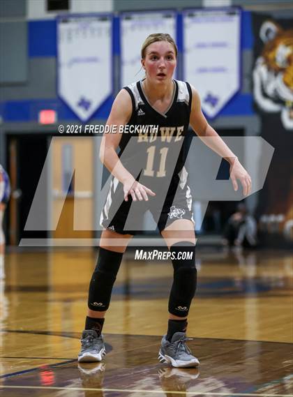 Thumbnail 3 in Howe @ Gunter photogallery.