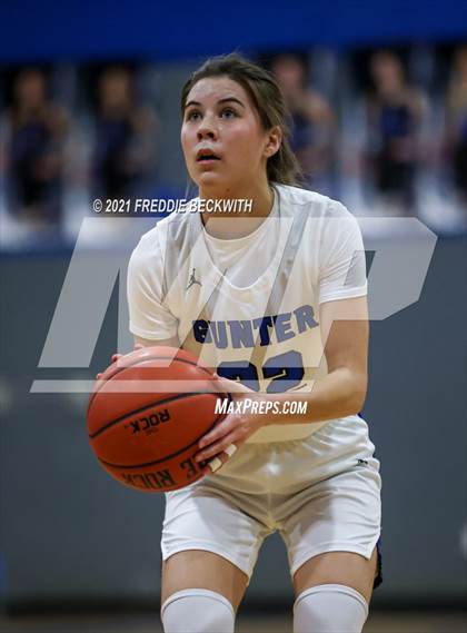 Thumbnail 3 in Howe @ Gunter photogallery.