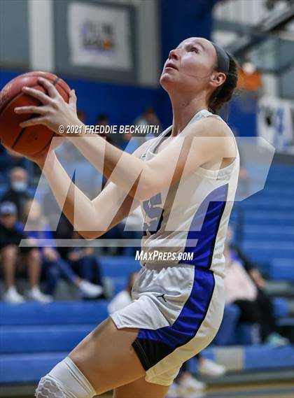 Thumbnail 3 in Howe @ Gunter photogallery.
