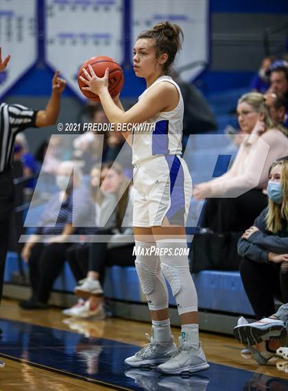 Thumbnail 3 in Howe @ Gunter photogallery.