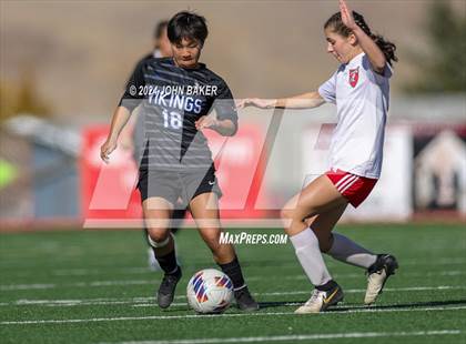 Thumbnail 1 in Truckee vs. South Tahoe (NIAA 3A State Finals) photogallery.