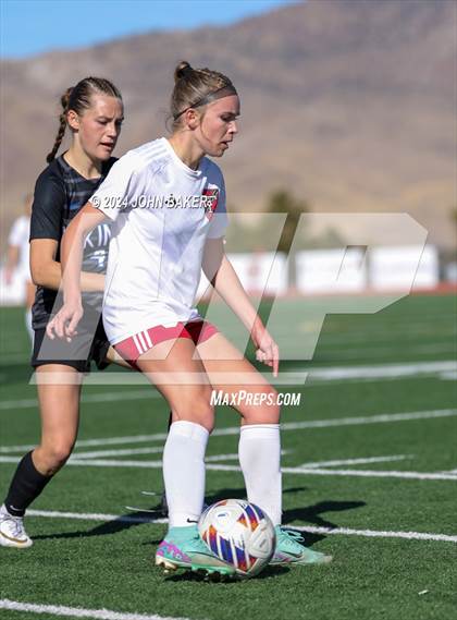 Thumbnail 2 in Truckee vs. South Tahoe (NIAA 3A State Finals) photogallery.