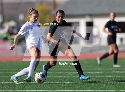 Thumbnail 1 in Truckee vs. South Tahoe (NIAA 3A State Finals) photogallery.
