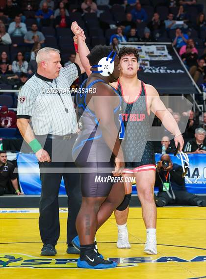 Thumbnail 1 in NYSPHSAA Wrestling Championships - Finals 160 lbs - 285 lbs photogallery.