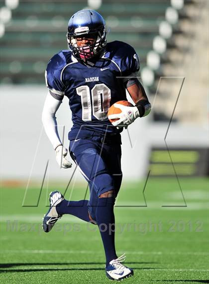 Thumbnail 2 in Marin Catholic vs. Madison (CIF State D3 Final) photogallery.