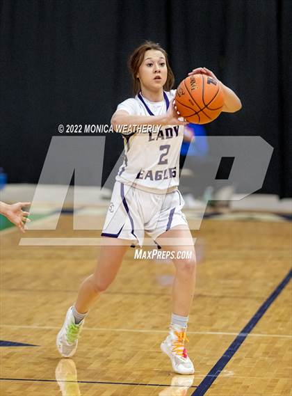 Thumbnail 2 in Sterling City vs. Hermleigh (UIL 1A Regional Semifinal) photogallery.