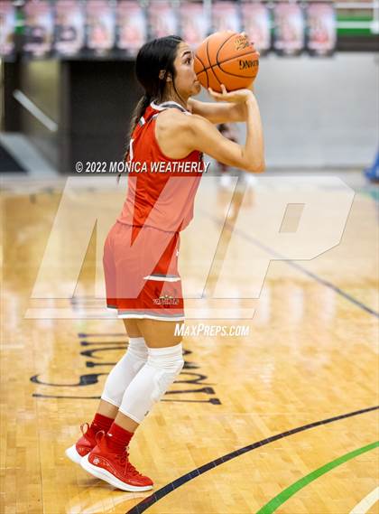 Thumbnail 2 in Sterling City vs. Hermleigh (UIL 1A Regional Semifinal) photogallery.