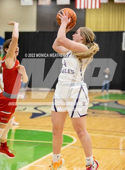Thumbnail 2 in Sterling City vs. Hermleigh (UIL 1A Regional Semifinal) photogallery.