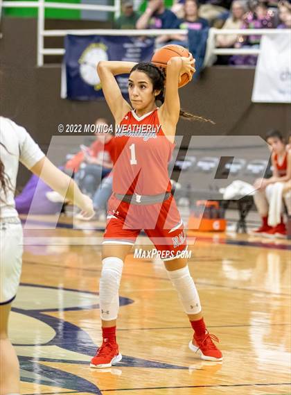 Thumbnail 2 in Sterling City vs. Hermleigh (UIL 1A Regional Semifinal) photogallery.