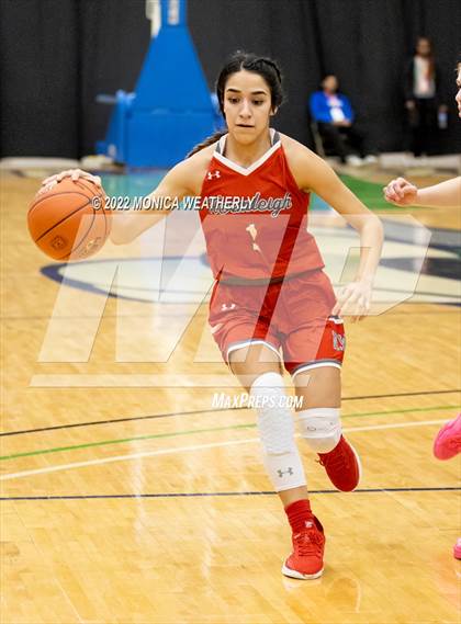 Thumbnail 2 in Sterling City vs. Hermleigh (UIL 1A Regional Semifinal) photogallery.