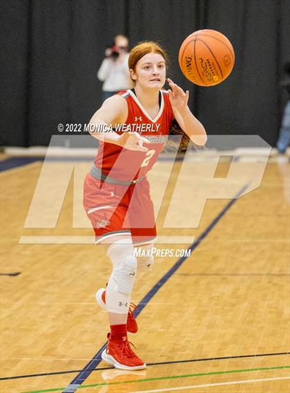Thumbnail 1 in Sterling City vs. Hermleigh (UIL 1A Regional Semifinal) photogallery.