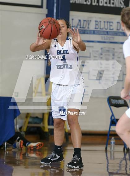 Thumbnail 2 in Nevada Union vs. Davis (Dorothy Speck Memorial) photogallery.