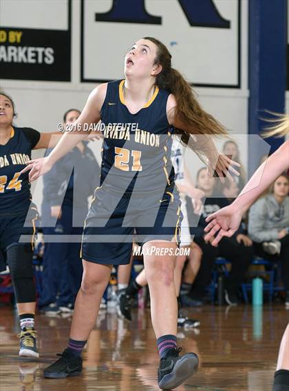 Thumbnail 2 in Nevada Union vs. Davis (Dorothy Speck Memorial) photogallery.