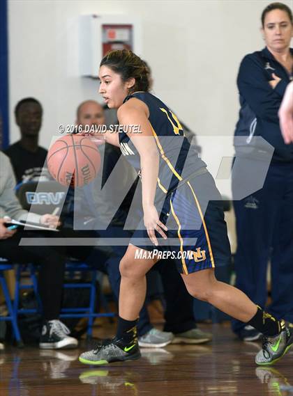 Thumbnail 2 in Nevada Union vs. Davis (Dorothy Speck Memorial) photogallery.