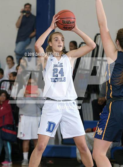 Thumbnail 1 in Nevada Union vs. Davis (Dorothy Speck Memorial) photogallery.