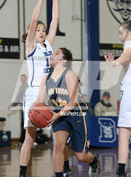 Thumbnail 2 in Nevada Union vs. Davis (Dorothy Speck Memorial) photogallery.