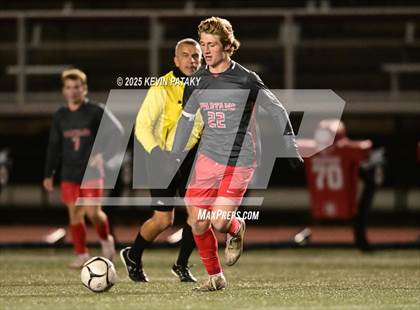 Thumbnail 2 in Cromwell vs. Somers (CIAC Class S Semifinal) photogallery.