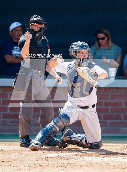 Thumbnail 3 in Aquinas vs Loyola (CIF SS D4 Quarterfinal Playoff) photogallery.
