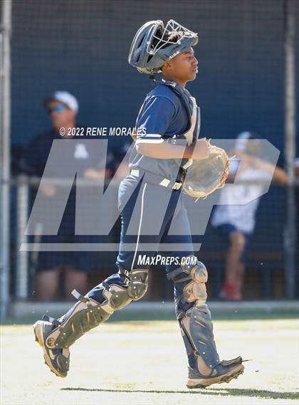 Thumbnail 3 in Aquinas vs Loyola (CIF SS D4 Quarterfinal Playoff) photogallery.
