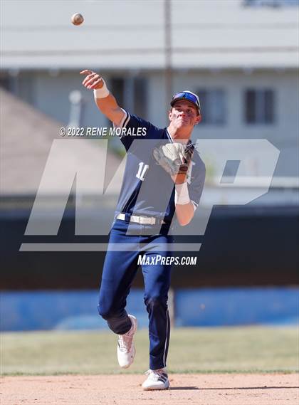 Thumbnail 2 in Aquinas vs Loyola (CIF SS D4 Quarterfinal Playoff) photogallery.