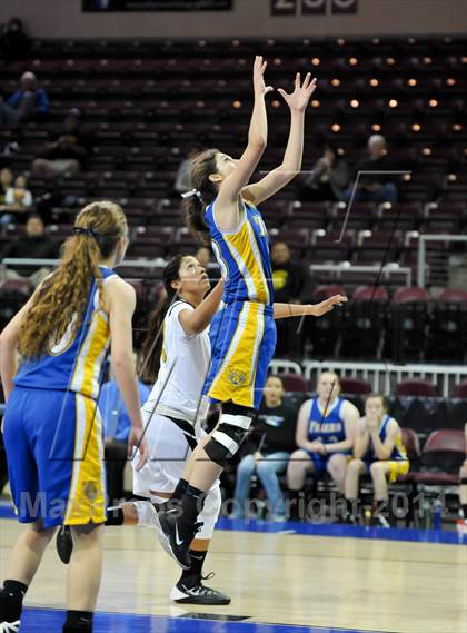 Thumbnail 2 in Salt River vs. St. David (AIA D4 Semifinal) photogallery.