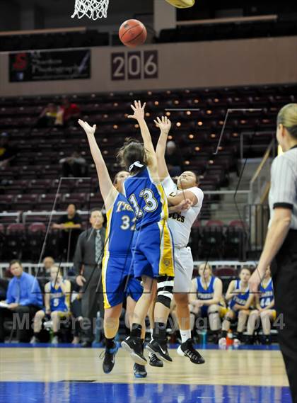 Thumbnail 3 in Salt River vs. St. David (AIA D4 Semifinal) photogallery.