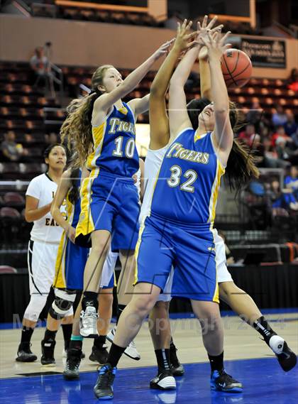 Thumbnail 2 in Salt River vs. St. David (AIA D4 Semifinal) photogallery.