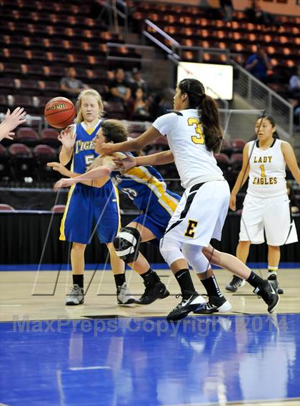 Thumbnail 2 in Salt River vs. St. David (AIA D4 Semifinal) photogallery.