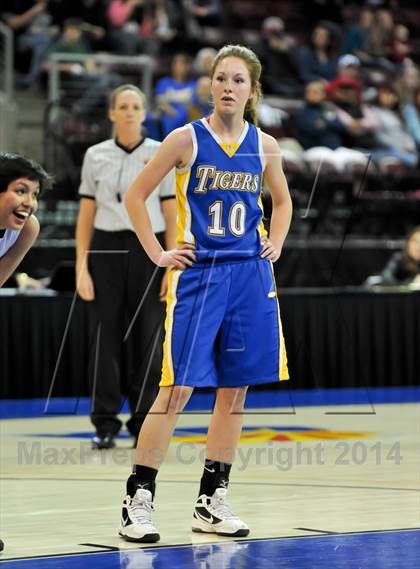 Thumbnail 2 in Salt River vs. St. David (AIA D4 Semifinal) photogallery.