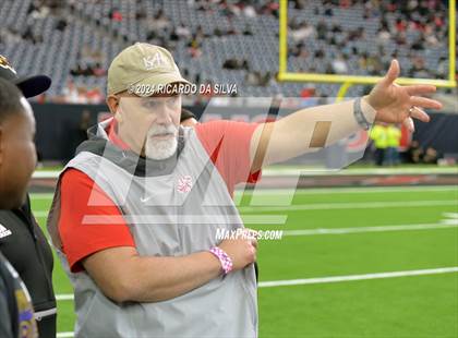 Thumbnail 2 in Katy vs. North Shore (UIL 6A Football Division 1 Region 3 Regional) photogallery.