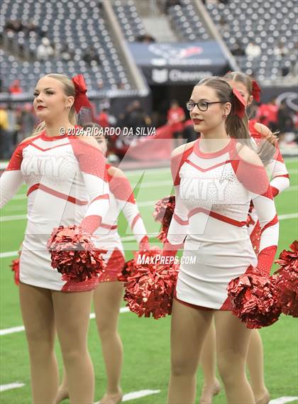 Thumbnail 3 in Katy vs. North Shore (UIL 6A Football Division 1 Region 3 Regional) photogallery.
