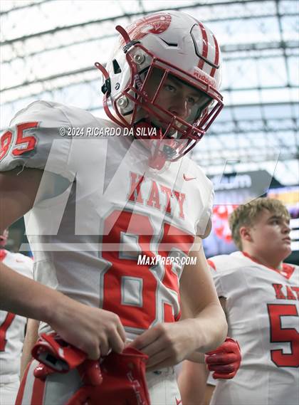 Thumbnail 1 in Katy vs. North Shore (UIL 6A Football Division 1 Region 3 Regional) photogallery.