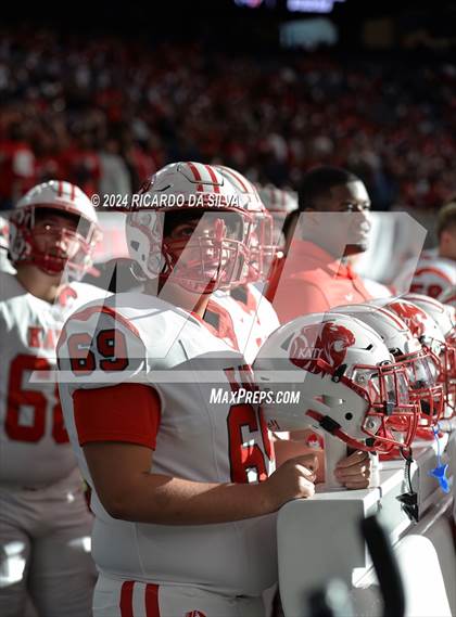 Thumbnail 1 in Katy vs. North Shore (UIL 6A Football Division 1 Region 3 Regional) photogallery.