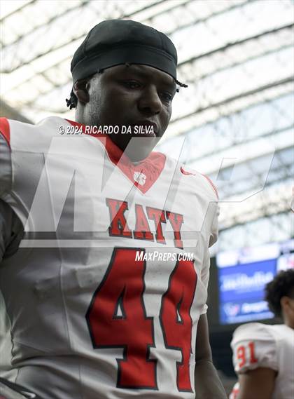 Thumbnail 2 in Katy vs. North Shore (UIL 6A Football Division 1 Region 3 Regional) photogallery.