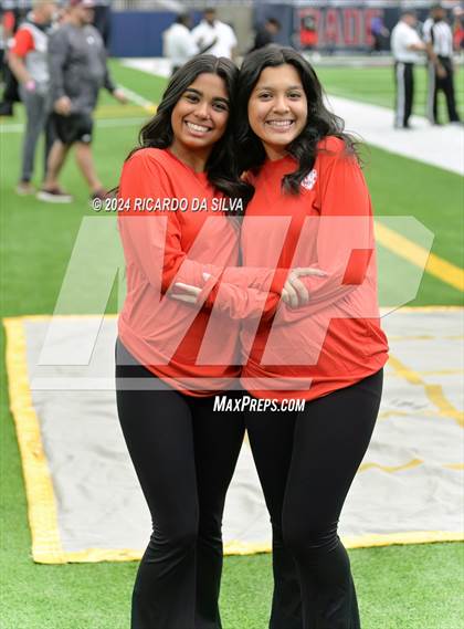 Thumbnail 2 in Katy vs. North Shore (UIL 6A Football Division 1 Region 3 Regional) photogallery.