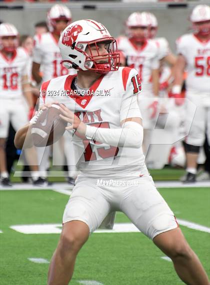 Thumbnail 2 in Katy vs. North Shore (UIL 6A Football Division 1 Region 3 Regional) photogallery.