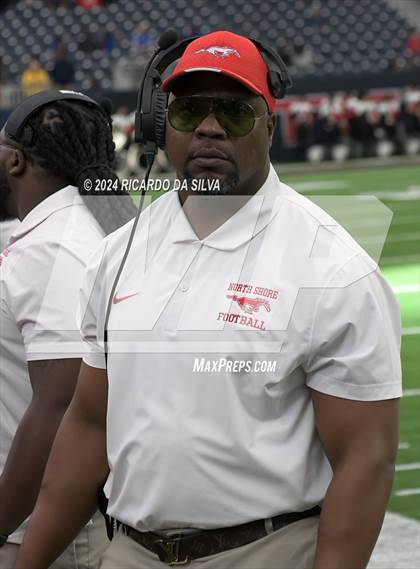 Thumbnail 3 in Katy vs. North Shore (UIL 6A Football Division 1 Region 3 Regional) photogallery.