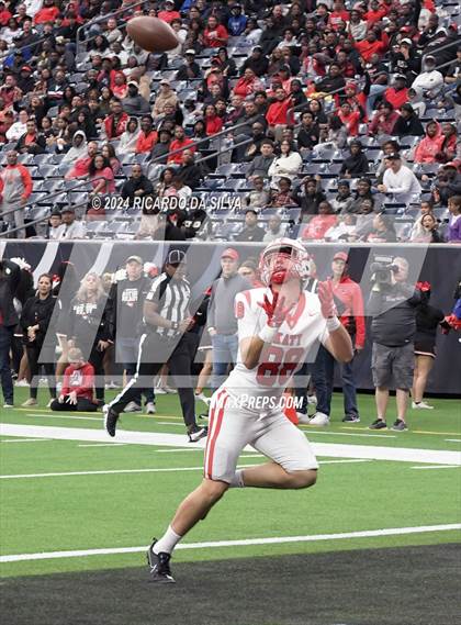 Thumbnail 1 in Katy vs. North Shore (UIL 6A Football Division 1 Region 3 Regional) photogallery.