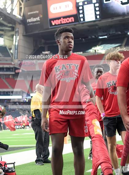 Thumbnail 3 in Katy vs. North Shore (UIL 6A Football Division 1 Region 3 Regional) photogallery.
