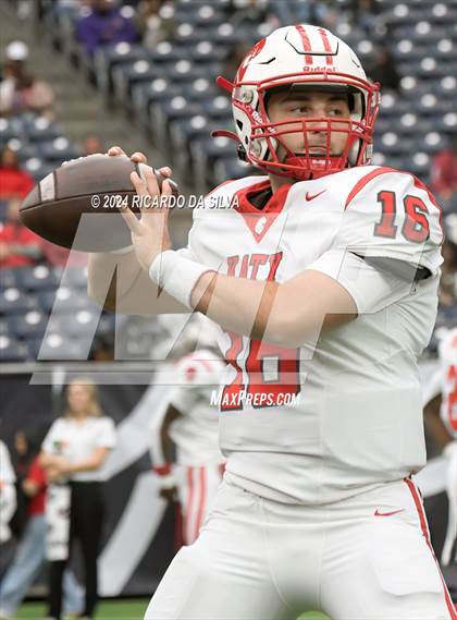 Thumbnail 2 in Katy vs. North Shore (UIL 6A Football Division 1 Region 3 Regional) photogallery.