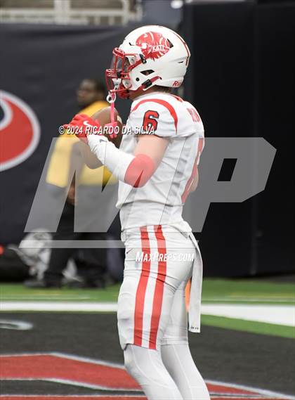 Thumbnail 2 in Katy vs. North Shore (UIL 6A Football Division 1 Region 3 Regional) photogallery.