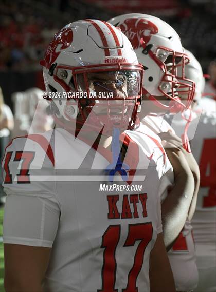 Thumbnail 2 in Katy vs. North Shore (UIL 6A Football Division 1 Region 3 Regional) photogallery.