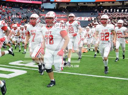Thumbnail 2 in Katy vs. North Shore (UIL 6A Football Division 1 Region 3 Regional) photogallery.