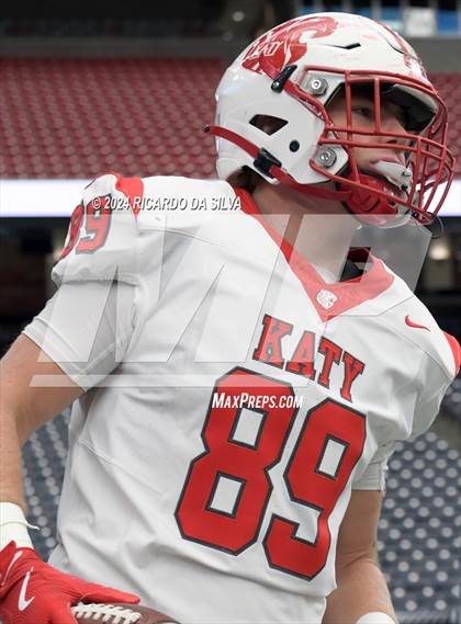 Thumbnail 2 in Katy vs. North Shore (UIL 6A Football Division 1 Region 3 Regional) photogallery.