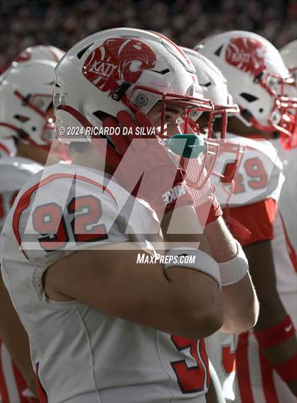 Thumbnail 1 in Katy vs. North Shore (UIL 6A Football Division 1 Region 3 Regional) photogallery.