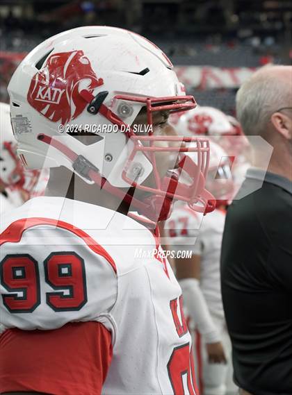 Thumbnail 2 in Katy vs. North Shore (UIL 6A Football Division 1 Region 3 Regional) photogallery.