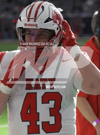 Thumbnail 1 in Katy vs. North Shore (UIL 6A Football Division 1 Region 3 Regional) photogallery.