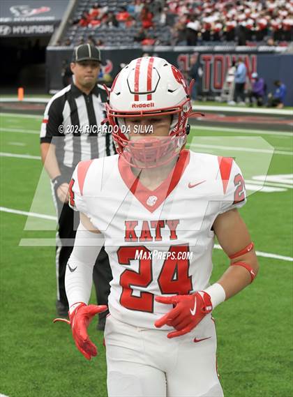 Thumbnail 2 in Katy vs. North Shore (UIL 6A Football Division 1 Region 3 Regional) photogallery.